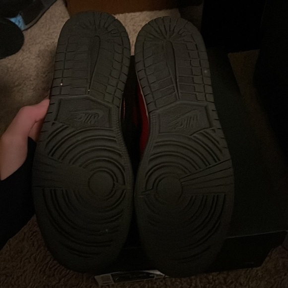 Chicago Red Jordan’s Lows Grade School Youth 7 - Picture 5 of 8